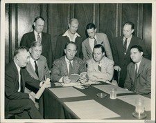 1943 Bill Veeck Attends American Aassoc Baseball Mtg Chicago Sports 7X9 Photo