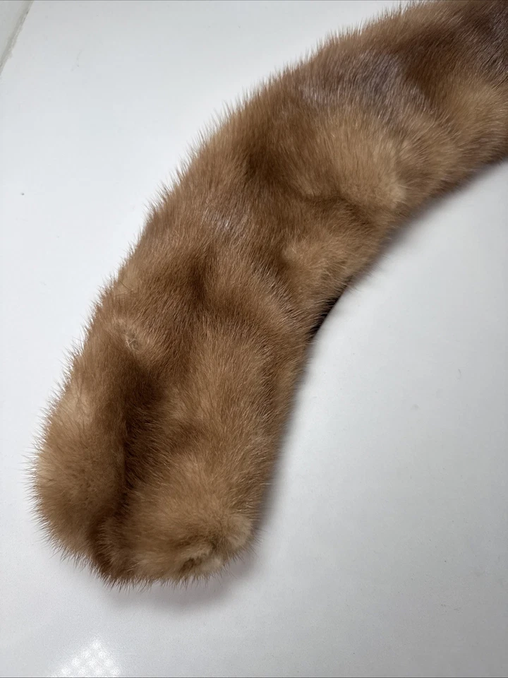 Vintage Ladies' Mink Collar for Coat or Sweater, Light Brown Very Rich In Color* - Image 2 of 4