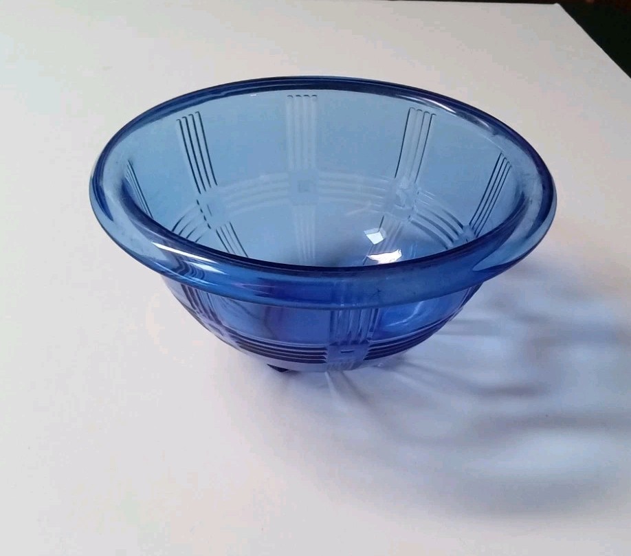 Vintage Hazel Atlas Cobalt Blue Criss Cross 6-1/2