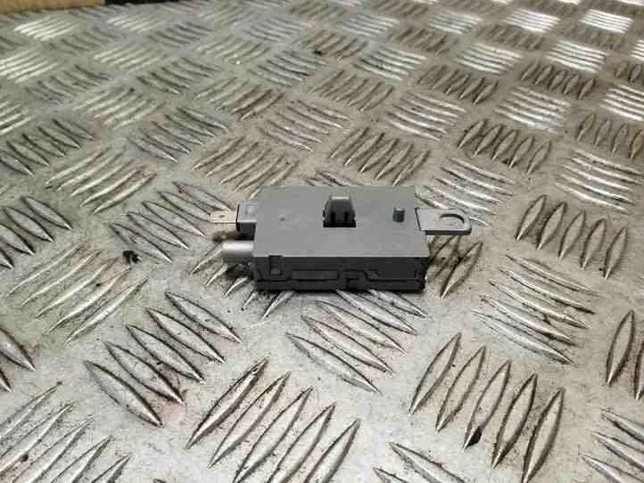 Amplificador de antena FORD MONDEO V Sedán DS7T18C847CA 1.5 gasolina 118kw 26222571 Foto 2 de 2