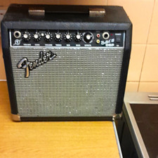 Fender Frontman 15G 15W Solid State Combo Amp, 2-Channel 1-Speaker Practice