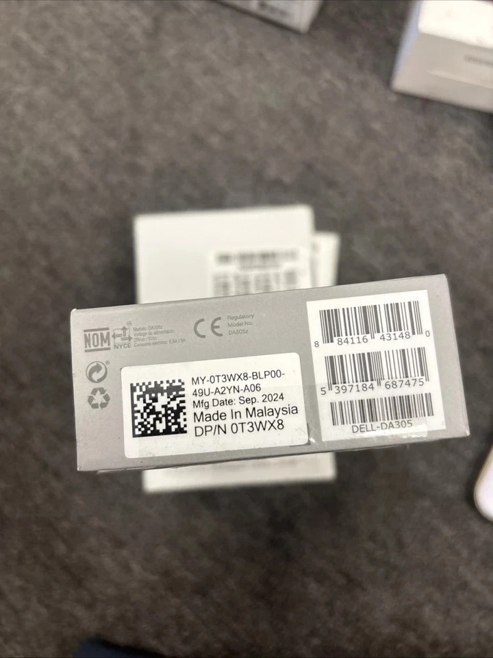 Estación de acoplamiento adaptador multipuerto Dell 6 en 1 USB-C DA305 T3WX8 Foto 2 de 4