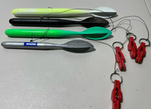 Torpedo Diver Used Lot Of 4. Made In Canada. Musky & Shark. With Clips. Used