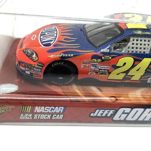 Winner's Circle Nascar #24 JEFF GORDON 1:24 Scale Stock Car (2007) - Picture 3 of 6