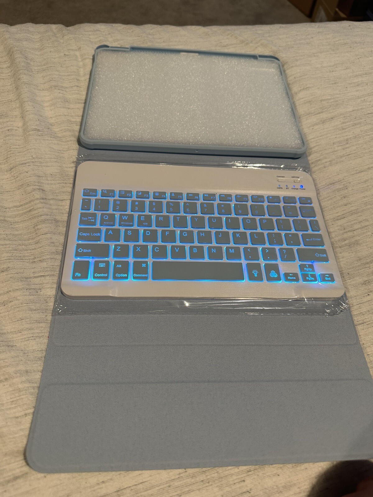 iPad Pro 11 - Bluetooth Keyboard, Light up Keys, Case Cover, Apple Pencil Holder-image