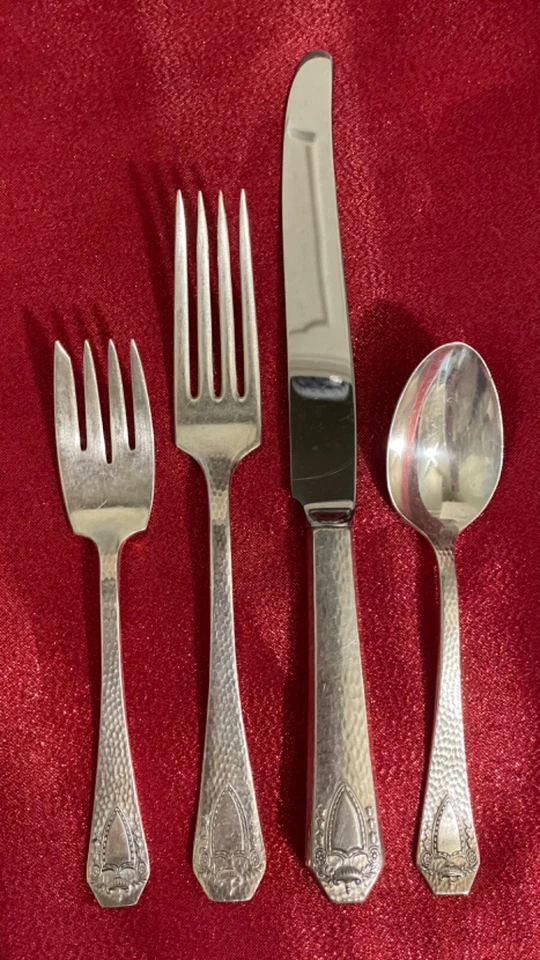 Plato de plata Heráldico 1847 Rogers usado en excelente estado juego de inicio de 4 ajustes de lugar para cenar Foto 4 de 4