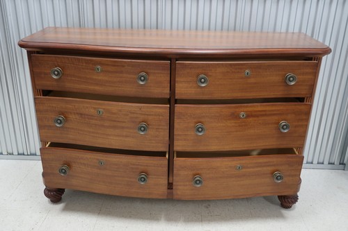 Thomasville Ernest Hemingway Collection Mahogany Dresser With Mirror - Picture 5 of 11