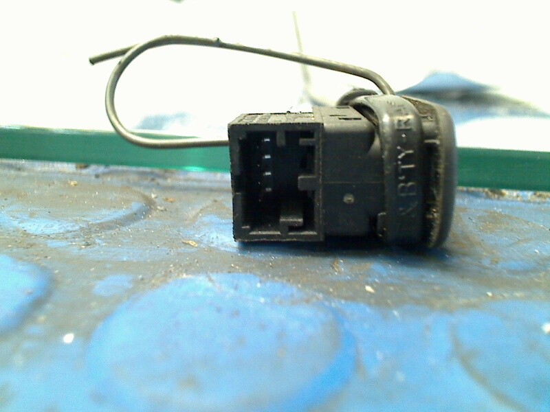 START/STOP SCHALTER START/STOP SWITCH Seat IV (6J5) 2012