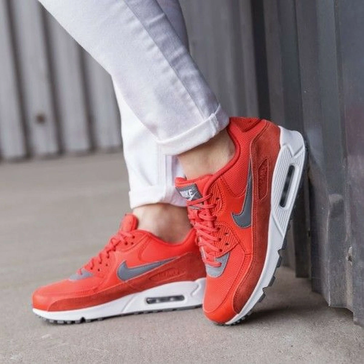 325213 nike sales