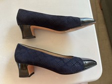 SALVATORE FERRAGAMO Blue and Black Two Tone Pump Made in Italy Size 9B