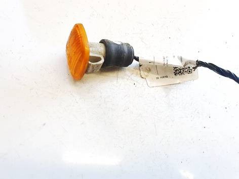 4d0949127b Seitenblinker (Kotflügelblinker) Vorne Rechts  Volksw DE2754501-15