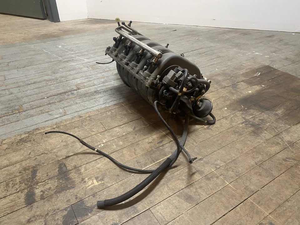 Cuerpo del acelerador / colector de admisión - Audi A8 S5 RS4 y más 077-133-062-A 2001-2012 Foto 3 de 4