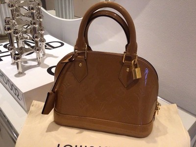 Louis Vuitton Alma BB Vernis Monogram