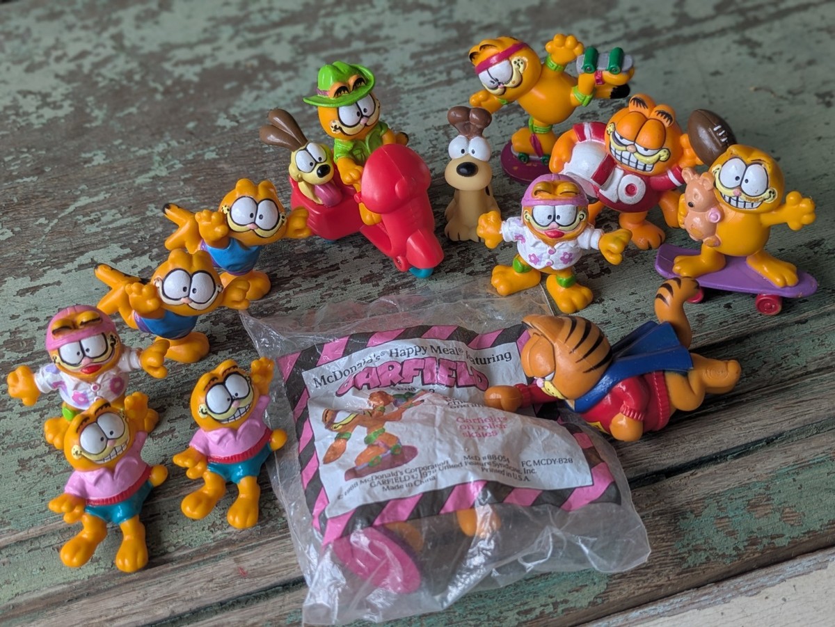 1980's Vintage Lot of 14 Garfield Figures PVC Odie by Jim Davis