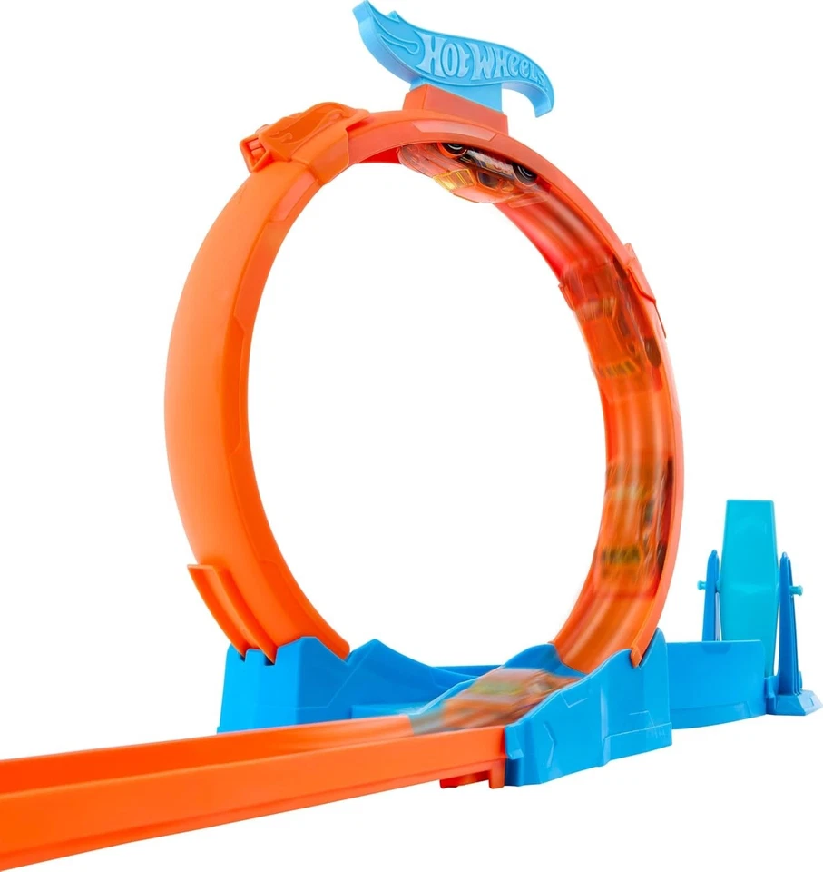 Hot Wheels Triple Loop Track Set with 1:64 Car, 3 Loops Speed Tracks & Adapters - Image 3 of 4