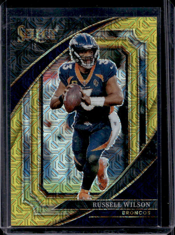 2022 Select Russell Wilson Gold Prizm Field Level #/10 #366
