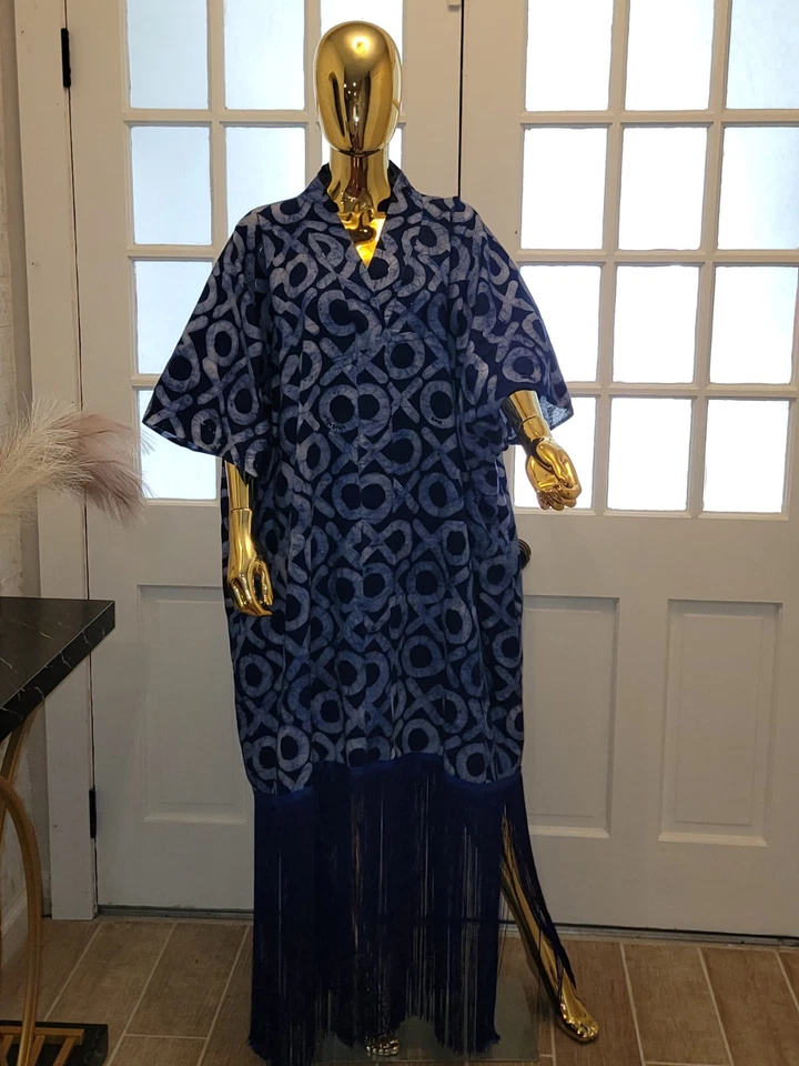Elegante Vestido Adire Africano Rico Anty Bubu para Mujer con Flecos Foto 2 de 4