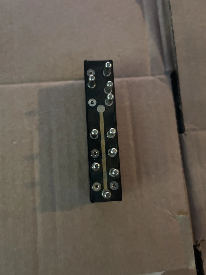 Interruptor de ventana eléctrica URO Parts 0008208210 para modelos seleccionados de Mercedes-Benz 81-93 Foto 3 de 4