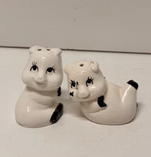 Vintage MCM ARTMARK BLACK & WHITE  PIGS  CERAMIC SALT & PEPPER SHAKERS Unused