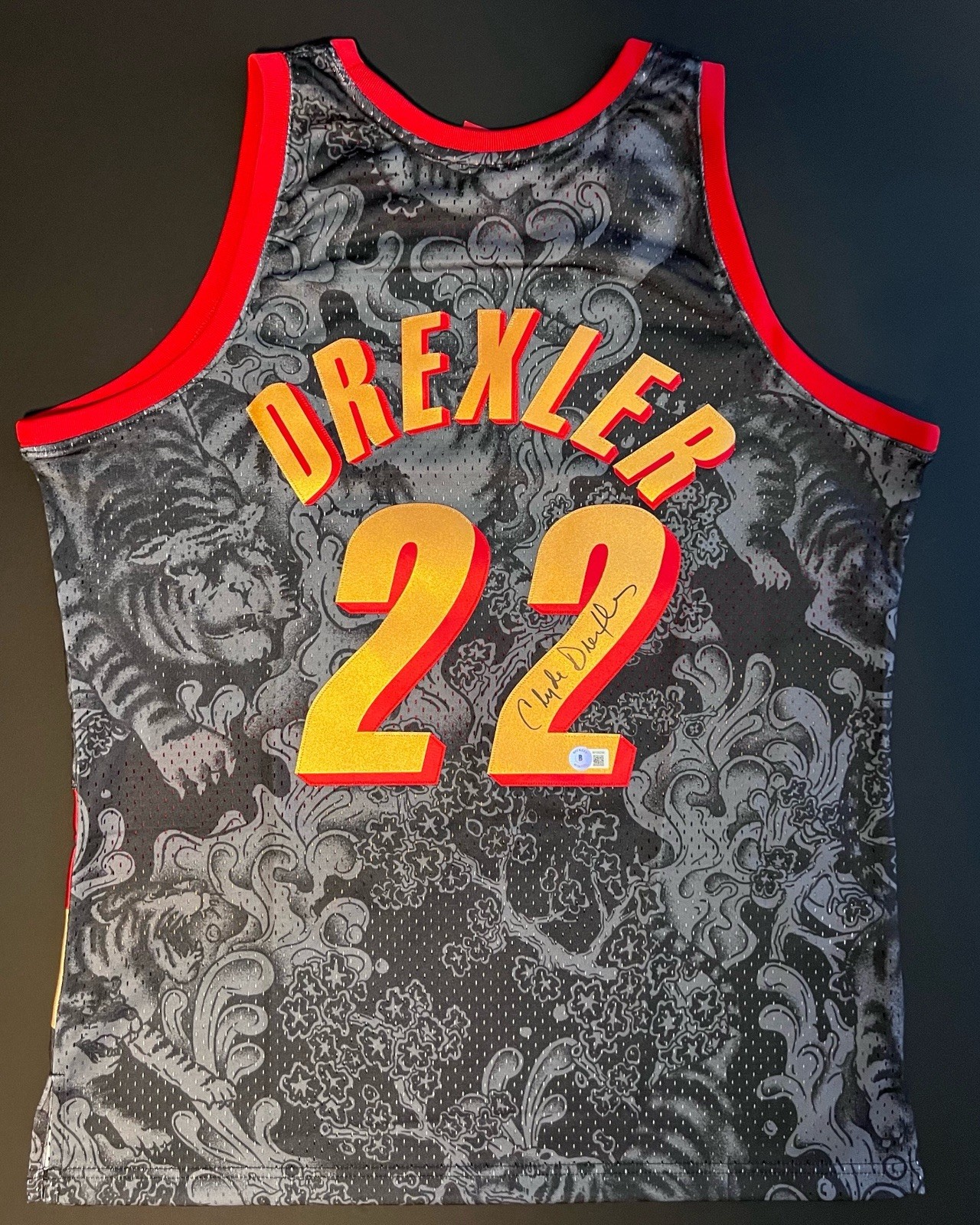 Clyde Drexler Signed Jersey Trail Blazers #22-Year of the Tiger with Beckett COA