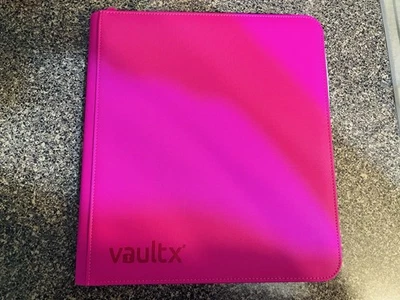 Pink Phantasmal Flames Vault X Ordner x20 12 Taschenseiten/480 Kapazität/Seitenlast - Bild 1 von 4