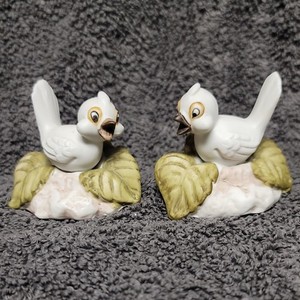 Vintage 1980 Porcelain bisque White Birds set of 2 