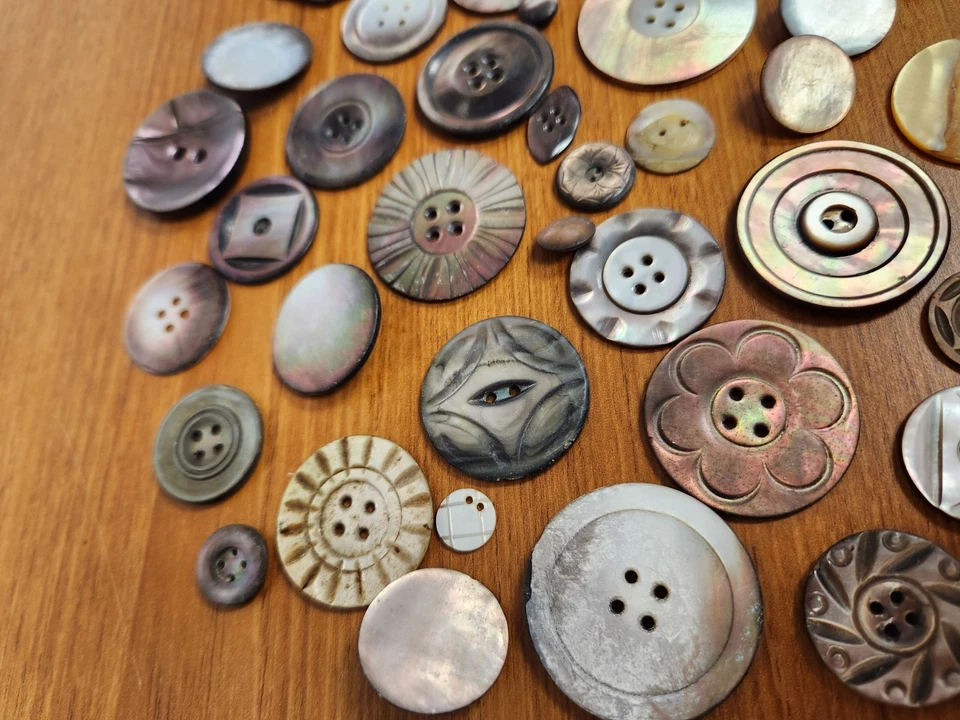 Button Lot of 60+ Mother Of Pearl, Shell, Iridescent Assorted Vintage & Antique - Image 4 of 4