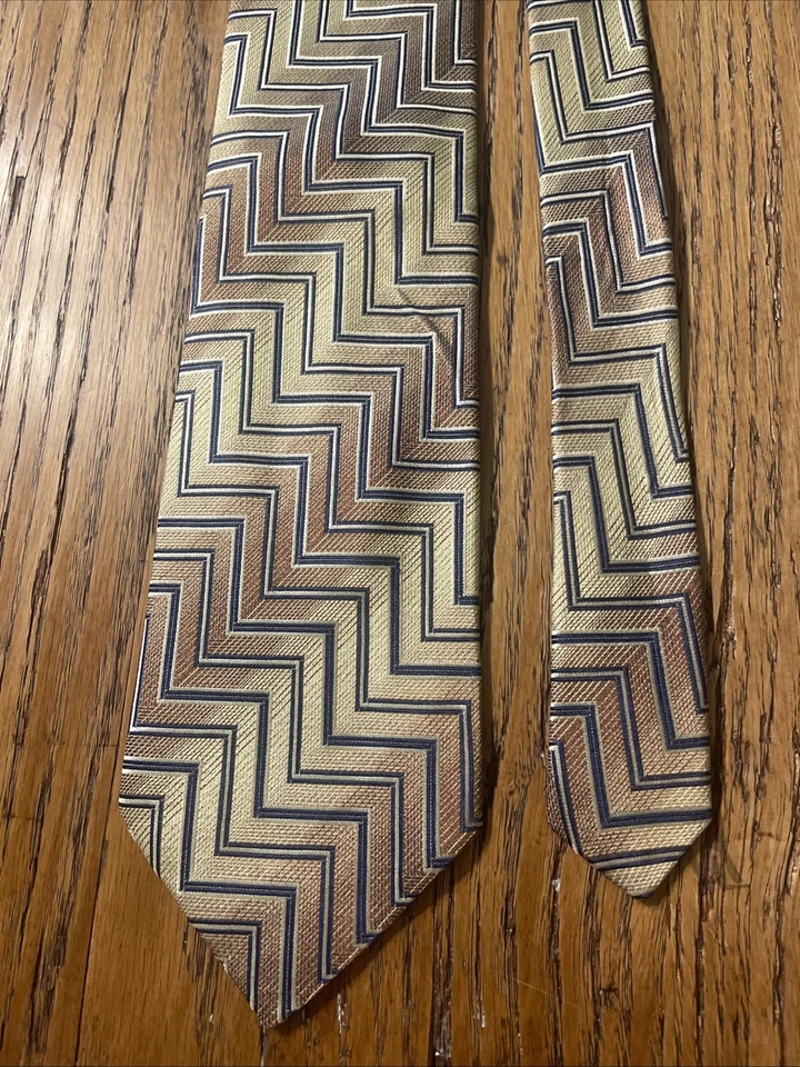 Corbata de seda geométrica tejida Tino Cosma usada en excelente estado para hombre hecha en Italia Foto 4 de 4