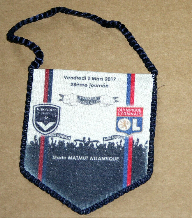 Football pennant fanion match Girondins Bordeaux v OL Lyonnais saison 2016-17 - Photo 1/1