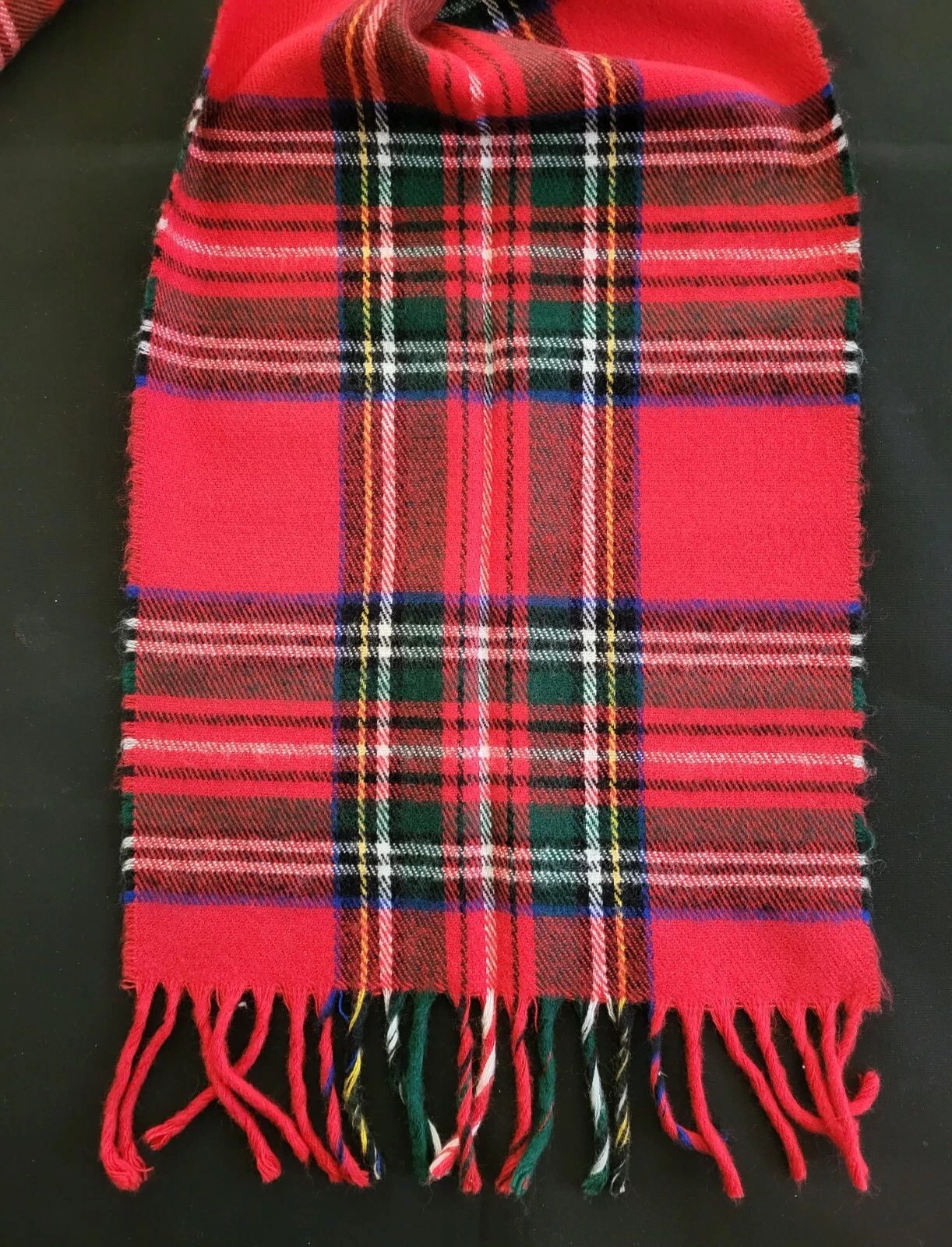 Foulard long 100% acrylique Christian Dior vintage Cashluxe à carreaux rouges frangés
