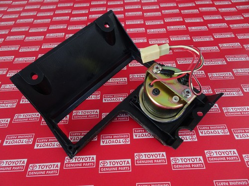 1973 1974 Toyota Corolla KE20 KE25 TE21 TE25 TE27 Center Console Panel & Clock - Picture 23 of 24