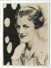 GRACIE FIELDS Vintage Signed 6 x 8 Photo / Autographed Actress