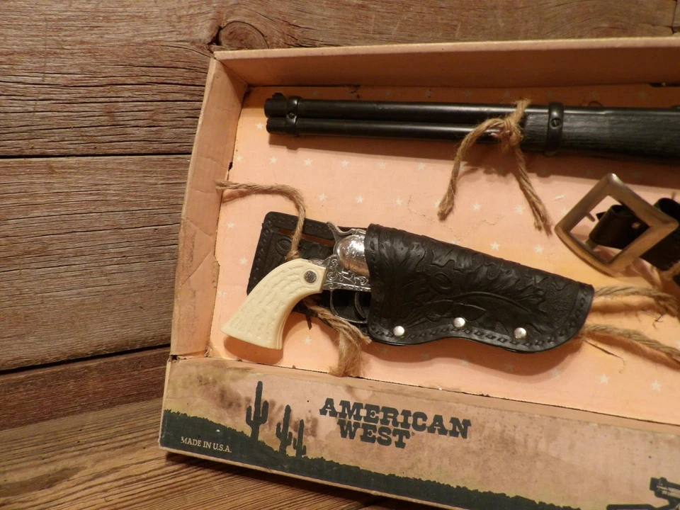 Juego de colección 1990 Tootsie Toy American West funda única con rifle de juguete Foto 4 de 4