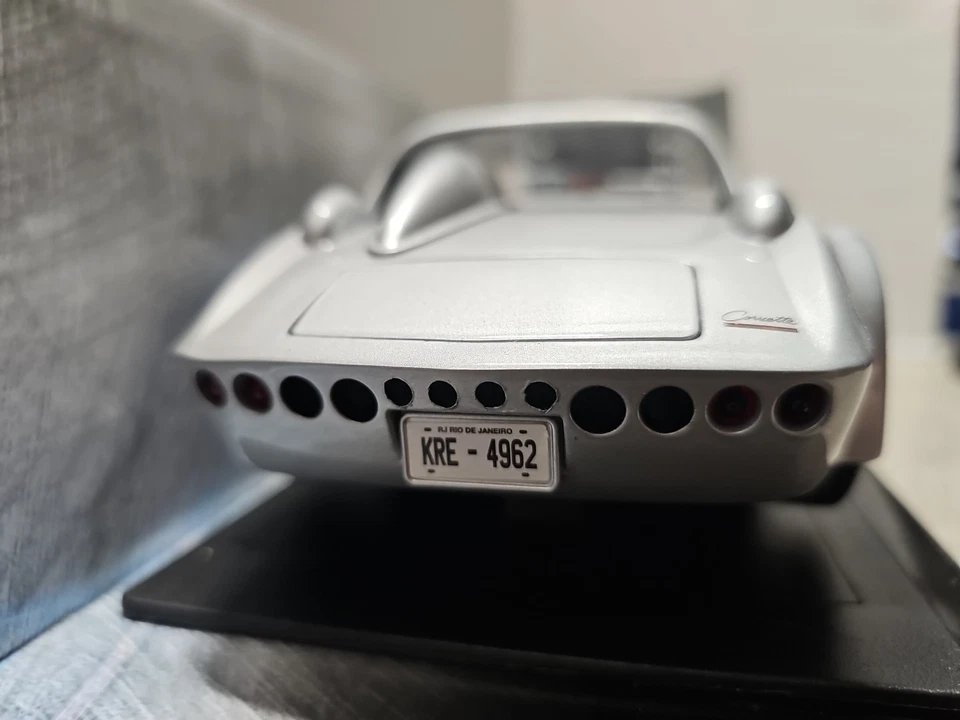 Greenlight Fast & Furious Lmtd Edition Dom's Chevrolet Corvette Grand Sport 1:18 - Image 4 of 4