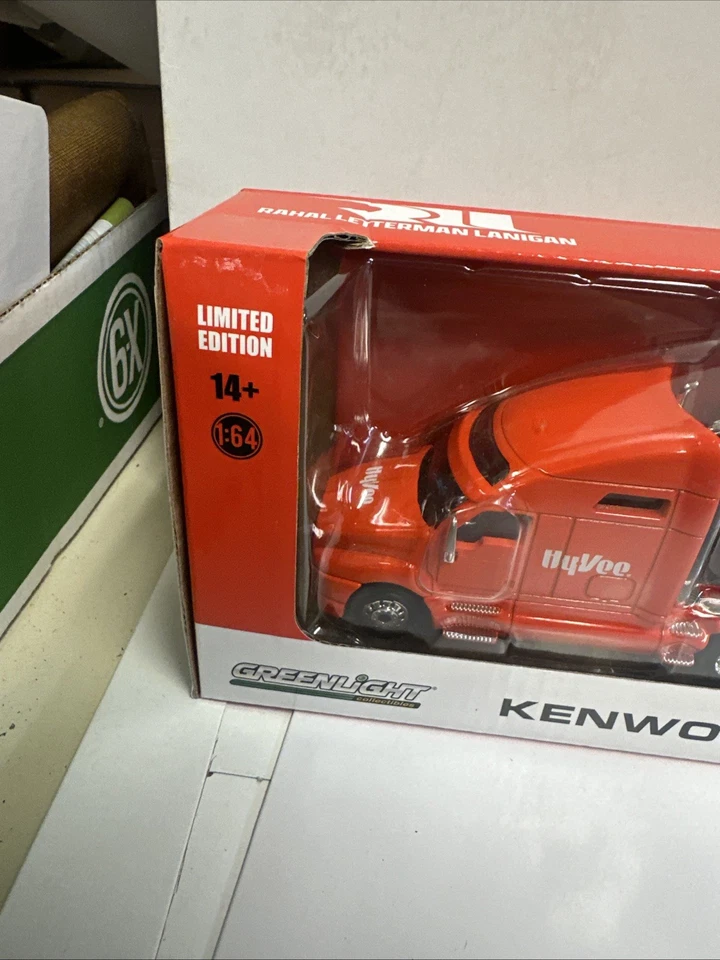 Camión de transporte para carros de carreras Indycar 1/64 rojo Jack Harvey #45 HyVee Metal - Nuevo Foto 2 de 3