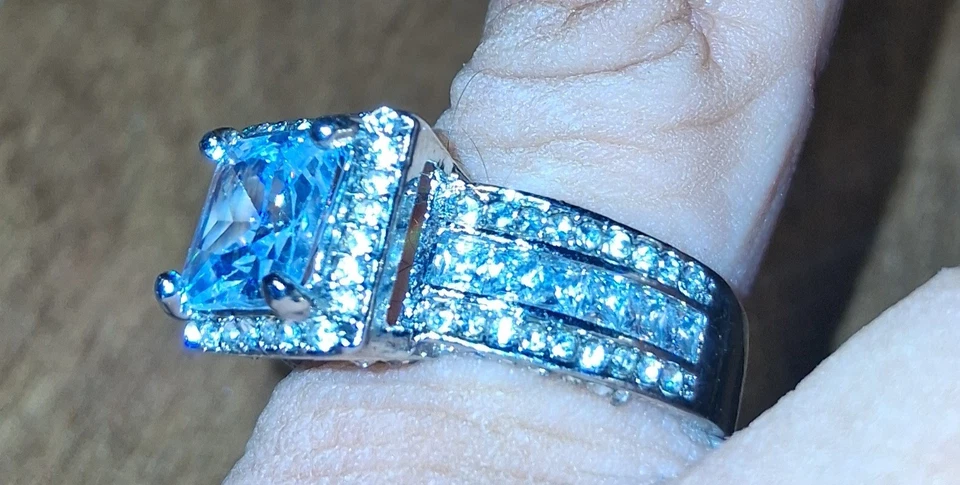 New Women's CZ Simulated Blue Diamond Ring.  - Image 2 of 3