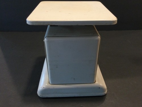 Universal Potteries Cattails Metal Scale Excellent Condition - Picture 3 of 6