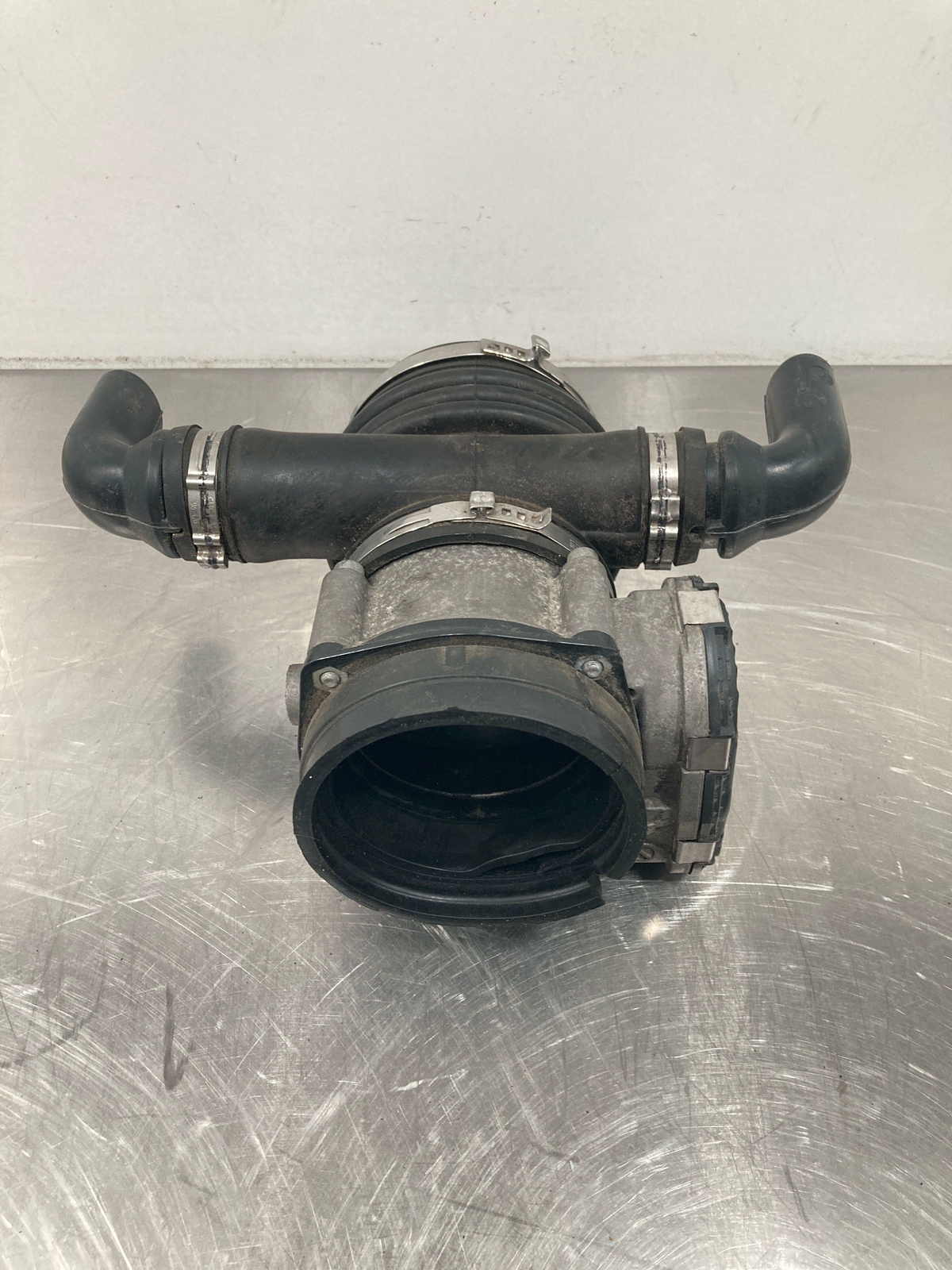 2009 MASERATI QUATTROPORTE OEM THROTTLE BODY VALVE AIR FLOW SLEEVE 280750101 44K