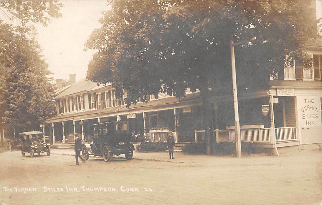 THOMPSON, CT, VERNON STILES INN & POST OFFICE, CARS, PEOPLE, RPPC used