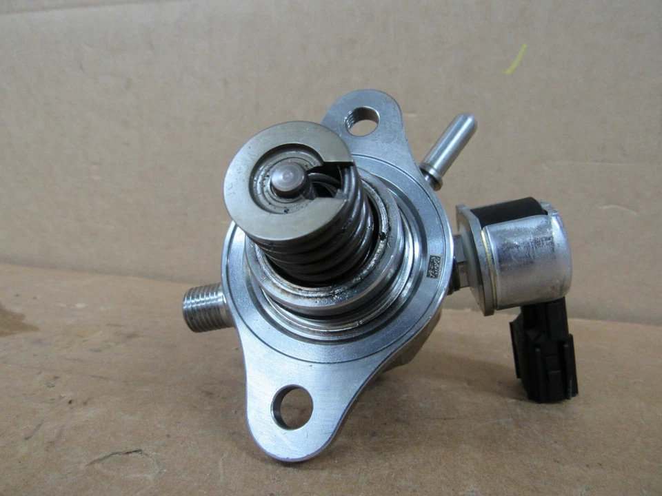 Bomba montada no motor de combustível Toyota Camry 18 19 20 21 22 2023 fabricante de equipamento original 23101F0010 - Imagem 3 de 4