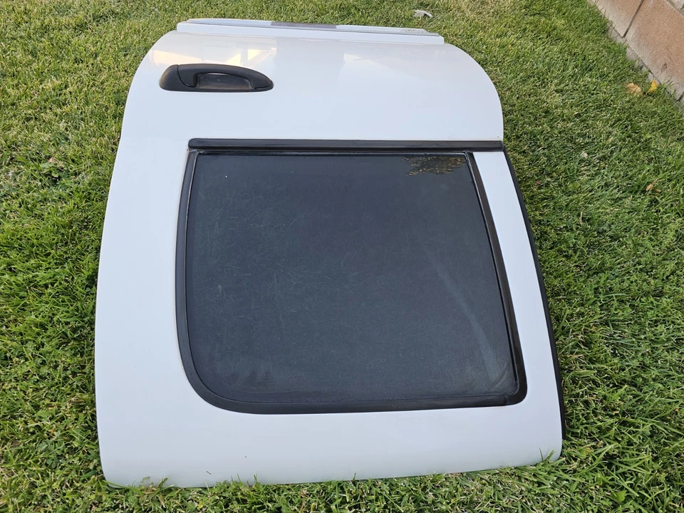 Dodge Ram 3500 2003-2008 OEM conjunto de puerta eléctrica trasera izquierda blanca California Foto 4 de 4