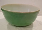 Vintage 1940's PYREX Primary Colors Medium Green Bowl 2-1/2 QT Capacity 403