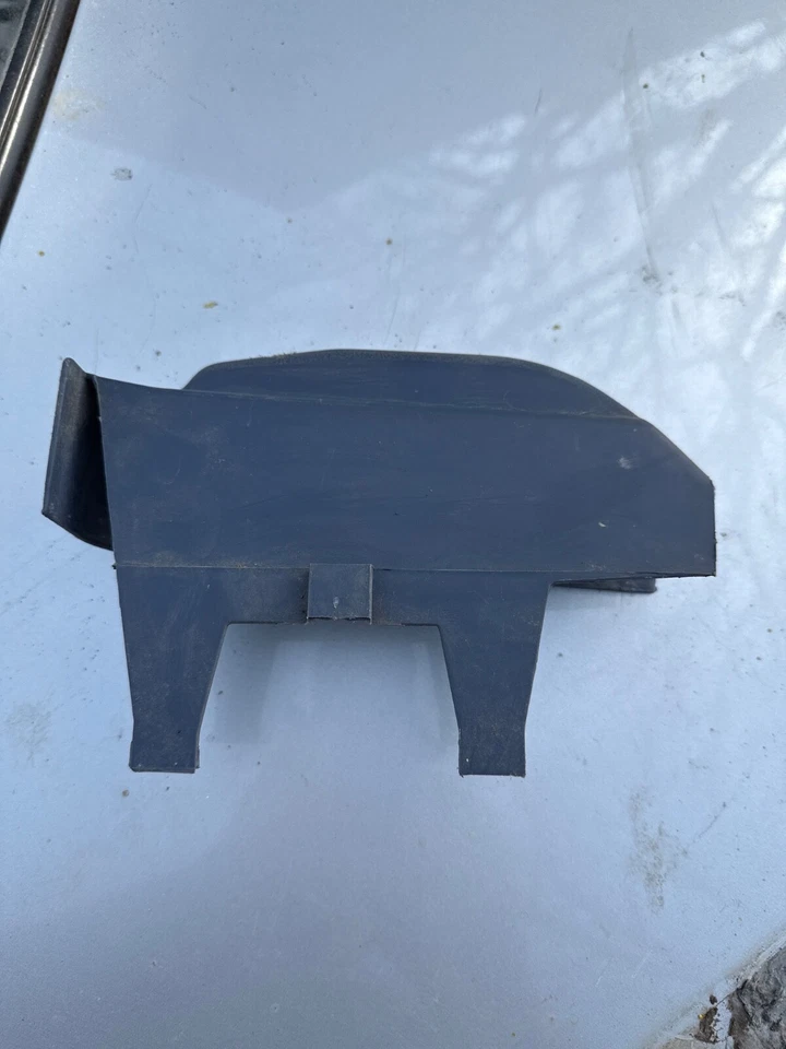 1981 年 Monte Carlo El Camino Cutlass Grand Prix G 车身右手 Dk 蓝色 ECM 保护套 — 第 2/4 张图片