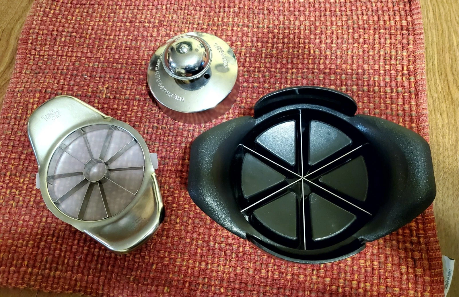 Pampered Chef Lot of 3 Sandwich Press, Veggie Wedger, Apple Corer & Wedger