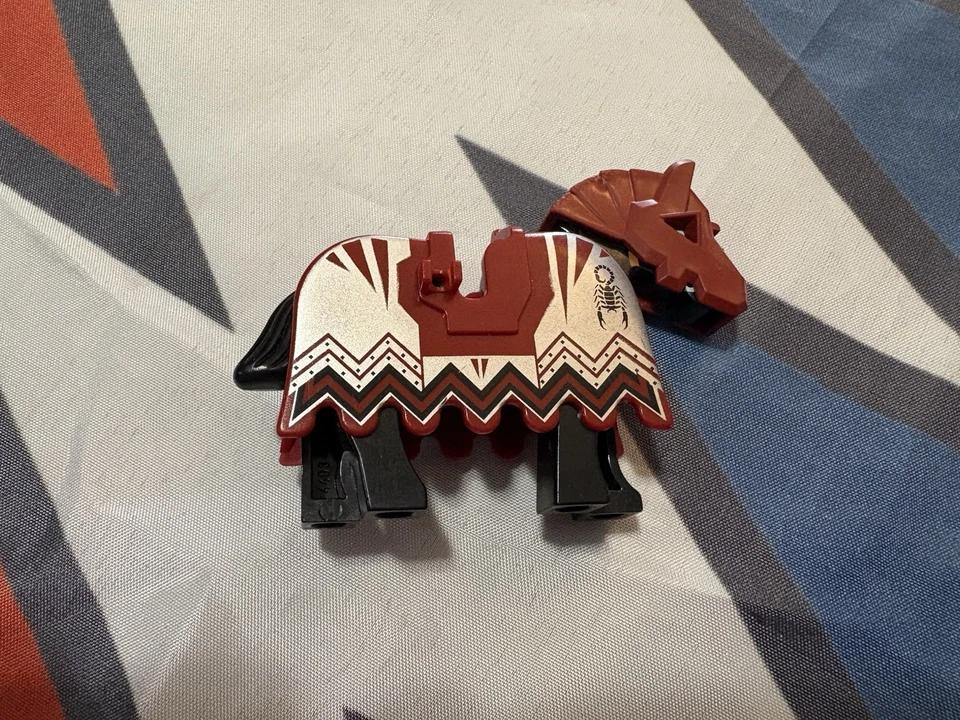 Lego Escorpión Vladek Patrón Caballo Rojo Barding Armadura CASTILLO 8777 Reino De Colección Foto 2 de 2