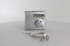 Sony MD Walkman - Minidisc Player/Recorder - Silver MZ-R501/SM