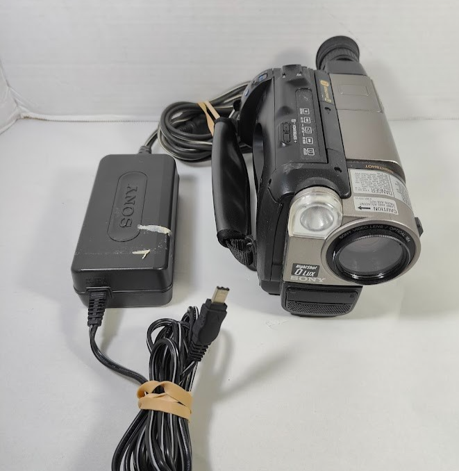 Sony Handycam Vision CCD-TRV36 Video Hi-8 330X Digital Zoom Video