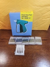 Duke III Pistol Grip Standard Clothes Tagging Tool With 6 Packs Of Needles. New