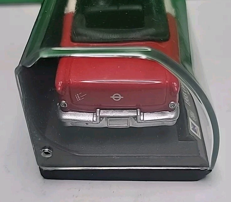 Oldsmobile Super 88 1955 rojo y blanco escala 1:43 diecast. Foto 3 de 4