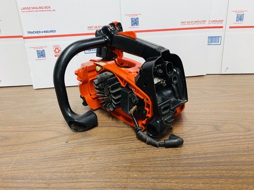 ECHO CS-330T Chainsaw - 32.6cc Saw For Parts / Project / Repair - READ NOTES - Picture 6 of 13